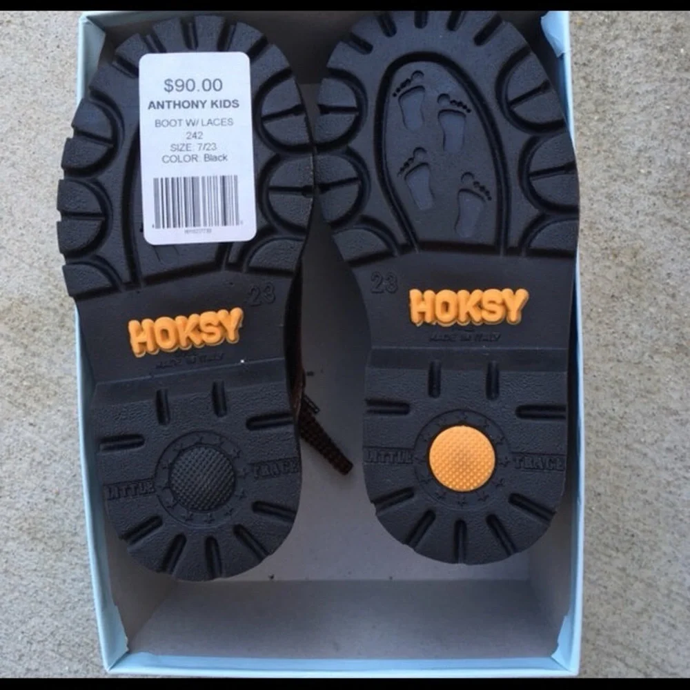 NWB!  HOKSY Boys Fall/Winter Boots - Size 7(US)